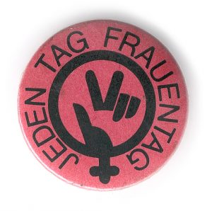 Frauentag 1986: Button des Frauenstaatssekretariates unter Johanna Dohnal